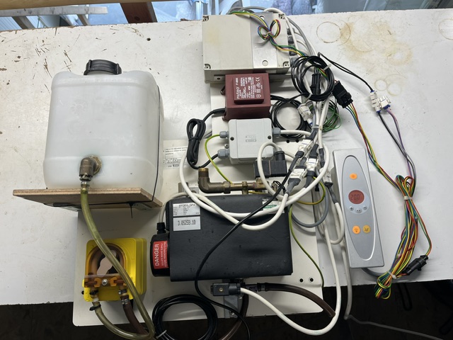 Cleopatra 3,3 kw stoomgenerator met geurstofdosering izgst